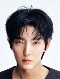 Фото актера Ли Джун Ки