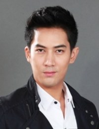 Фото актера Нат Атитрут Сингхаампхон