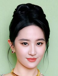 Фото актера Кристал Лю