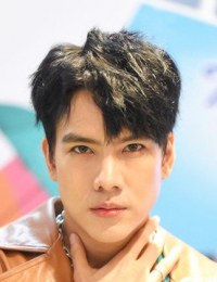 Фото актера Микки Свис Течапхуанон