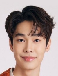 Фото актера Дью Джирават Сутиваничсак