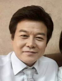 Фото актера Ли Джун Сон
