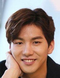 Фото актера Ли Джэ Джун