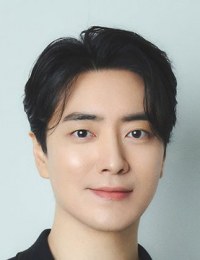 Фото актера Ли Джун Хёк